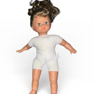 Vintage Baby doll brunette brown hair soft body wake sleep blue eyes